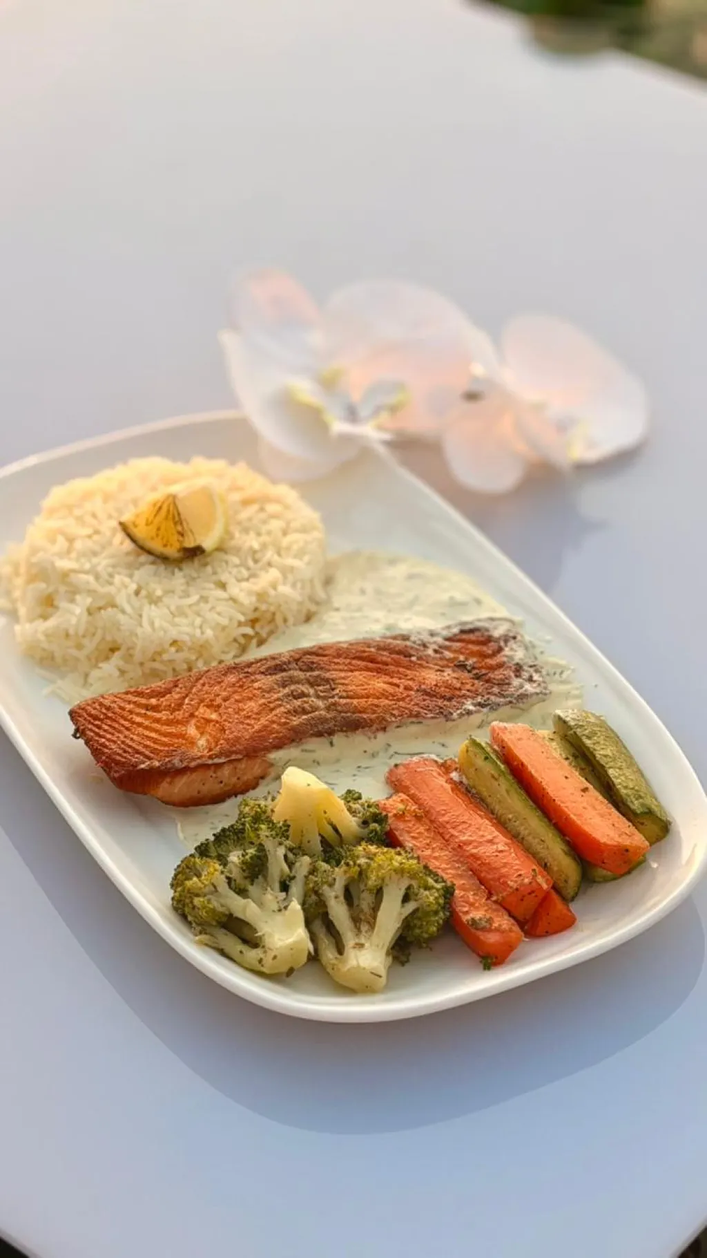 Salmon with lemon sauce cl 550