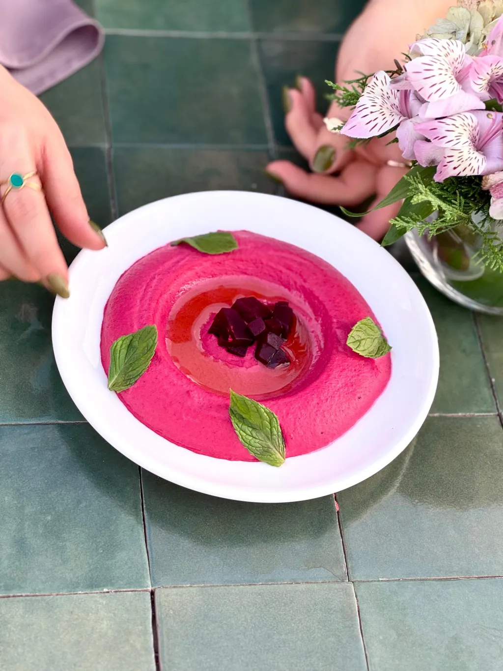 Beetroot hummus cl 310